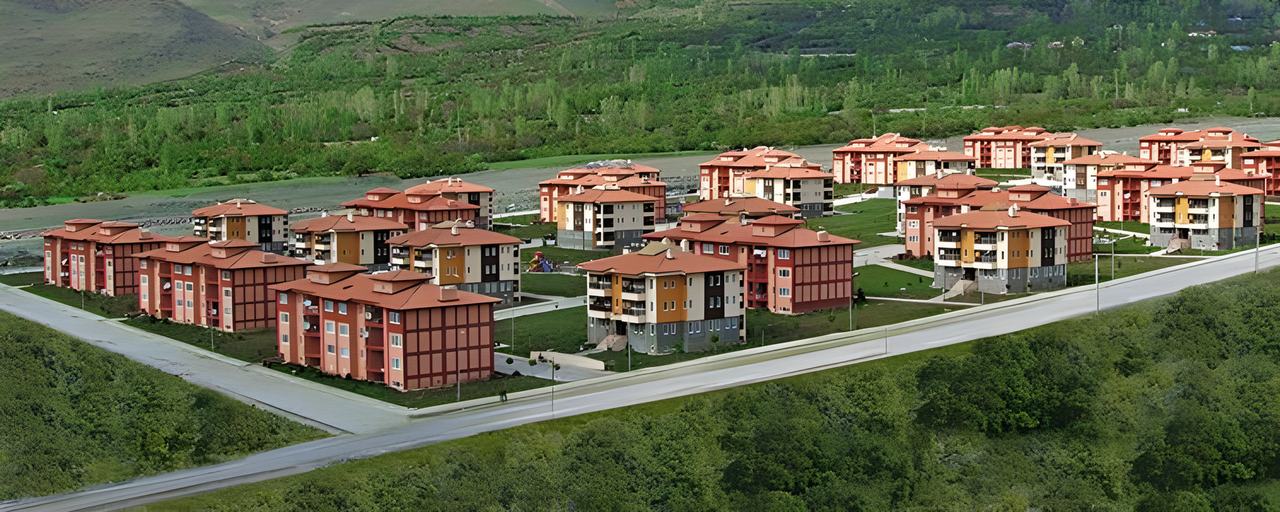 Yerleşke ve Yapım